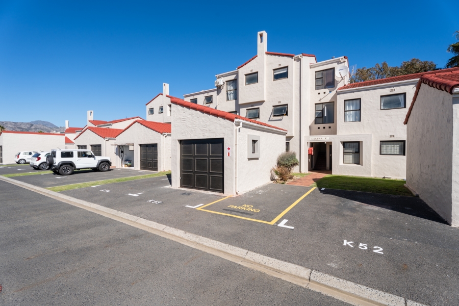 2 Bedroom Property for Sale in Greenways Golf Estate Western Cape
